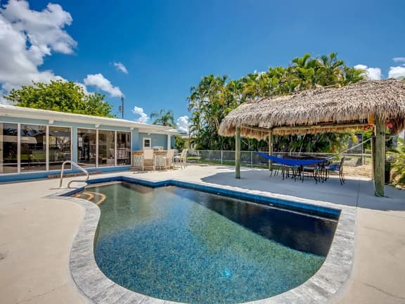 Casa Tiki - Pool, Hot Tub, Canal, Boat Dock, Tiki Hut, Bar, Game Room